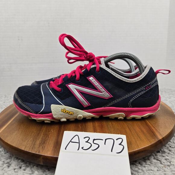 New Balance Womens 9.5B Minimus Trail 10v3 Blue Pink Minimalist Running Shoe - Picture 1 of 12